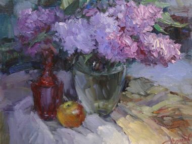 Графин и сирень